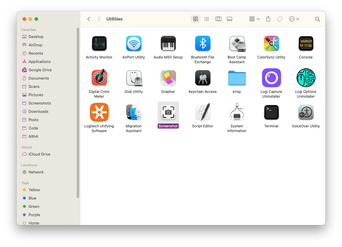 Screenshots app shown in the Applications/Utilities folder