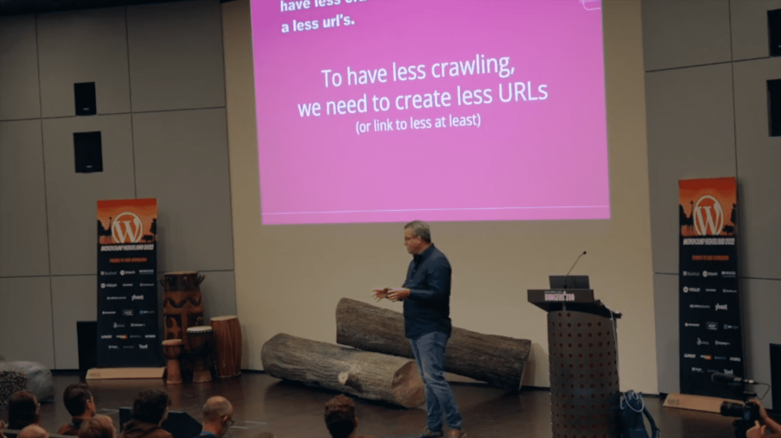 Still of the presentation: To have less crawling we need to create less URLs.